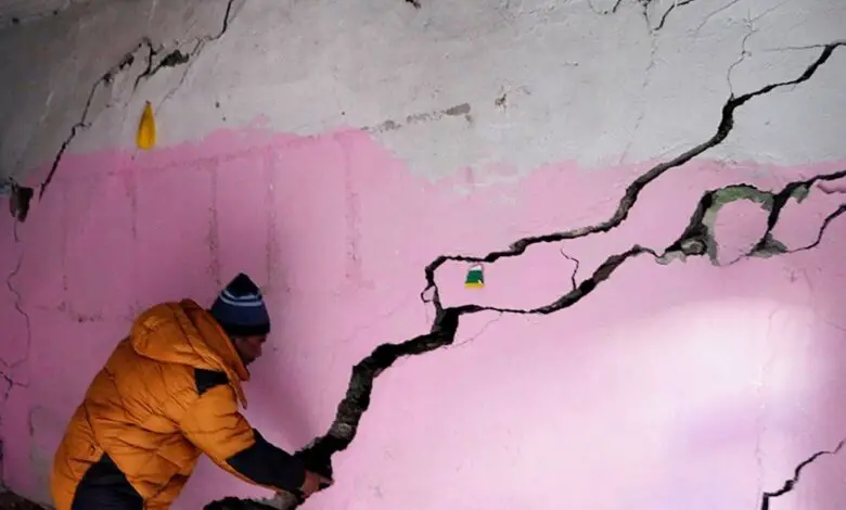 Cracks in Agra houses, is boring metro tunnel the real culprit?