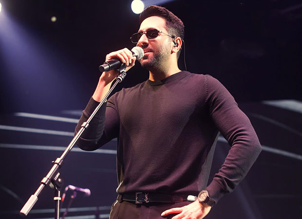 Ayushmann Khurrana requests fan throwing dollar bills on stage to donate to charity; wins hearts of netizens with his gesture