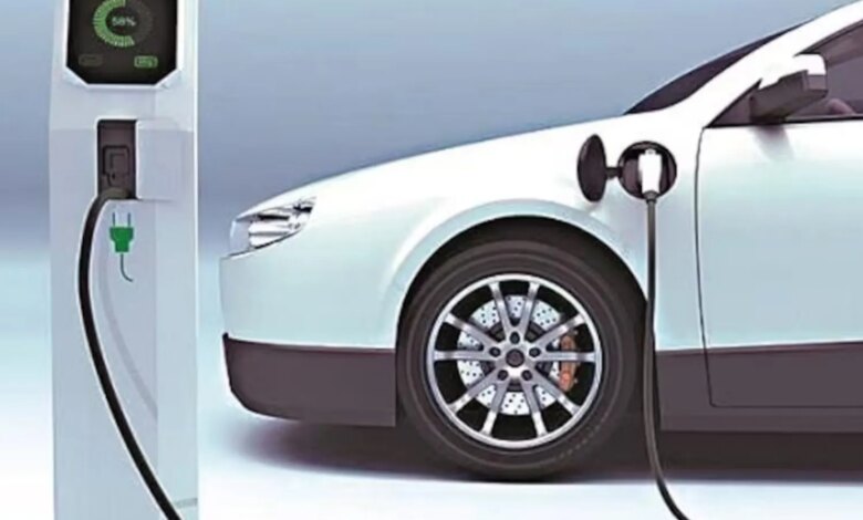 Vehicle companies are making employees expert in EV technology, jobs will not be affected - Vehicle companies are making employees expert in EV technology jobs will not be affected