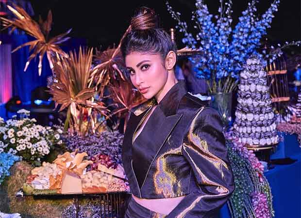 Mouni Roy steals the show in gold as she opens a spellbinding fashion extravaganza for a grand event in Hyderabad : Bollywood News