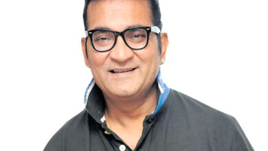 EXCLUSIVE: Abhijeet Bhattacharya reveals how he lost the iconic song 'So Gaya Yeh Jahan'; says, “I missed the song because of my own foolishness” : Bollywood News