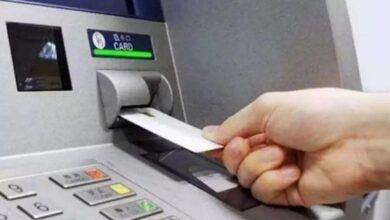 लखनऊ: महिला पुलिसकर्मी का ATM कार्ड बदल दिया (प्रतीकात्मक फोटो)