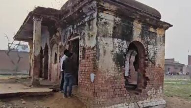 संभल के बांके बिहारी मंदिर की जांच करने पहुंचा प्रशासन