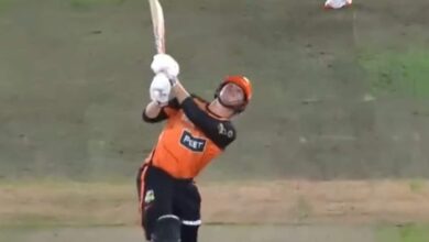 Ball Hits The Roof Of Stadium In Big Bash League 2024, Injuries Bowler's Hand. Videos