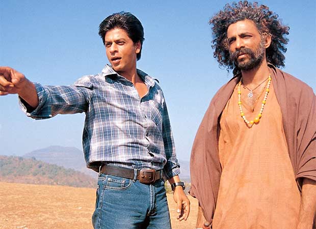 20 Years of Swades EXCLUSIVE: Makarand Deshpande reveals, “During 'Yunhi Chala Chal' alaap, Shah Rukh Khan told me, 'Tera sync is not working'. I told him, 'Please do it'! He was driving, talking on the walking-talkie and even helping me with the scene. And I was chilling…” 20 : Bollywood News