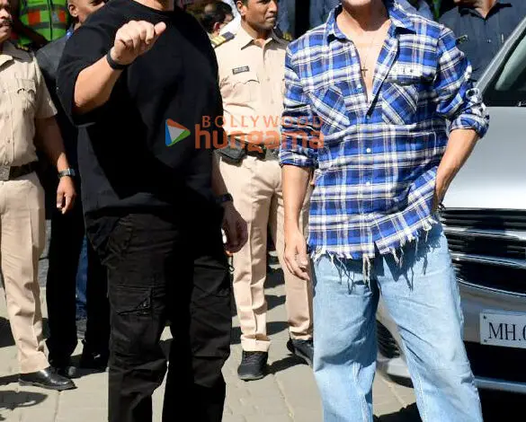 Photos: Akshay Kumar, Rohit Shetty and Jr NTR snapped at Kalina airport | Parties & Events