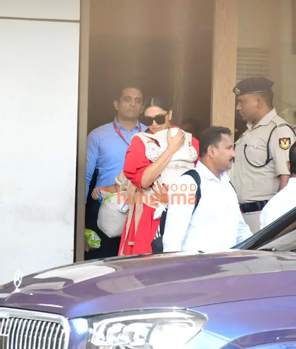 Photos: Deepika Padukone snapped at Kalina airport | Parties & Events