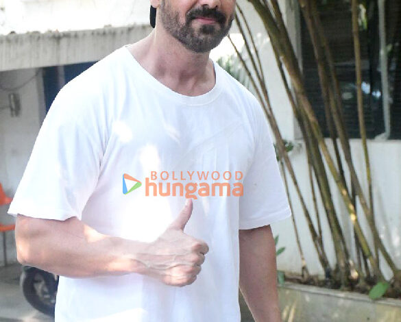 Photos: John Abraham snapped in Khar