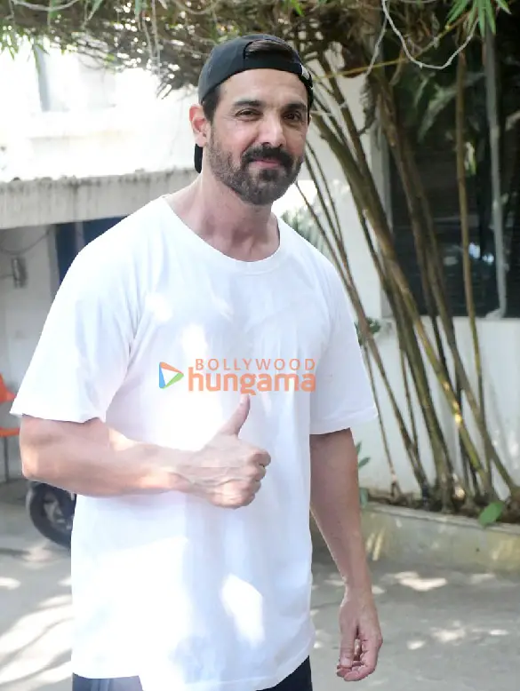 Photos: John Abraham snapped in Khar