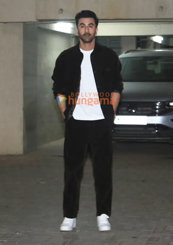 Photos: Ranbir Kapoor, Pooja Bhatt and others snapped at Mahesh Bhatt's house for Christmas party. Parties & Events