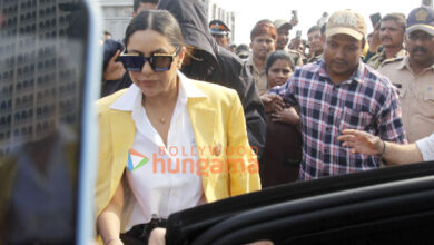 Photos: Shah Rukh Khan with wife Gauri and daughter Suhana snapped at the Gateway of India