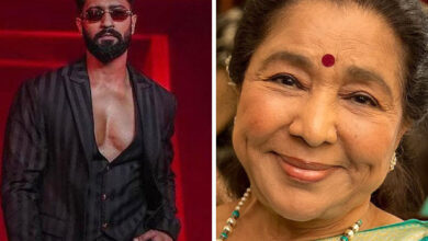 Vicky Kaushal reacts to Asha Bhosle performing on his iconic song 'Tauba Tauba' : Bollywood News