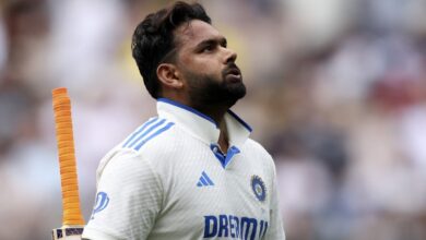 Sunil Gavaskar Roasts Rishabh Pant Over MCG Dismissal. "Like A Drug"