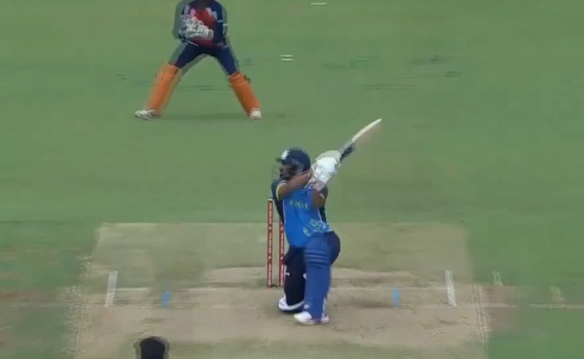 Mohammed Shami Produces Sensational All-Round Show Amid Major Injury Reports - Watch