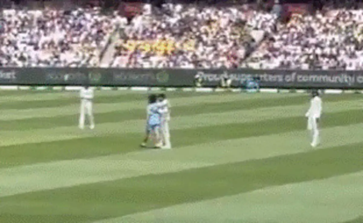 Pitch Invader Interrupts Test Match To Hug Virat Kohli, This Happens Next. watch