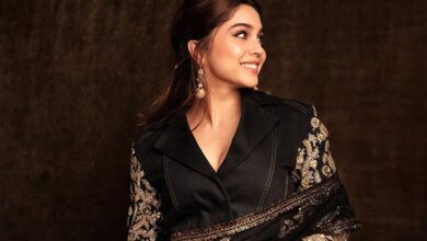 Sharvari shines at Sabyasachi's 25th anniversary celebration in a black and gold Sabyasachi saree 25 : Bollywood News