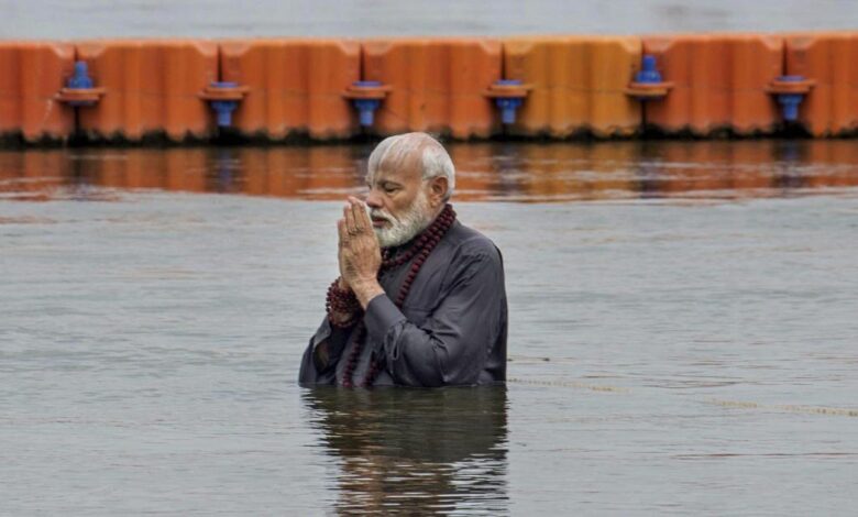 जब नेताओं ने कुंभ में लगाई डुबकी.