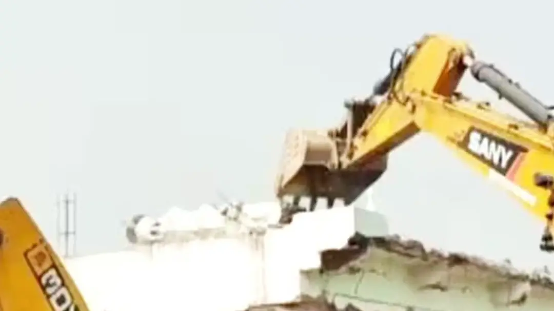 Bulldozer ran near Mahakal temple in Ujjain, 230 houses demolished