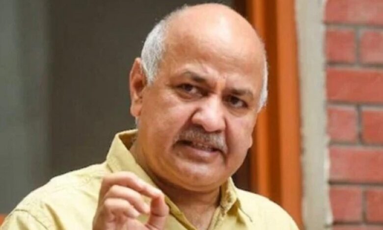 How much has Manish Sisodia's wealth increased in 5 years?