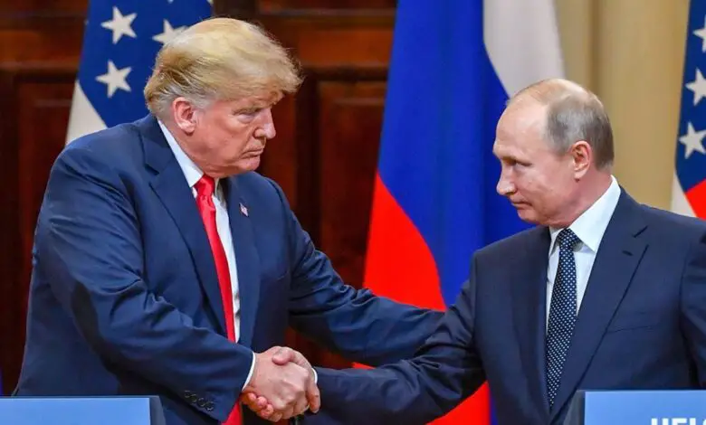 Donald Trump and Vladimir Putin. (फाइल फोटो)