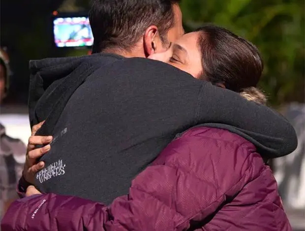 Akshay Kumar welcomes Tabu with a hug on Bhooth Bangla set as they reunite after 25 years