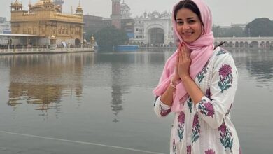 Ananya Panday showcases her spiritual side as she visits Amritsar temple