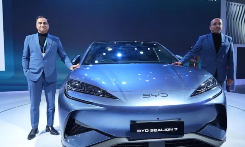 Bharat Mobility Global Expo 2025: Focusing on launching EV priced above Rs 25 lakh – BYD 25 लाख रुपये से ज्यादा दाम वाली ईवी लॉन्च करने पर दे रहे ध्यान- BYD