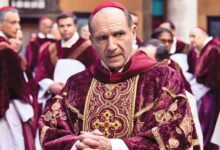 Peter Straughan calls Conclave a “Labor of Love” after 8 Oscar nominations; Ralph Fiennes applauds director Edward Berger