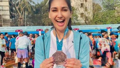 Nikita Dutta completes sixth Mumbai Marathon, celebrates 10 years of running 10 : Bollywood News