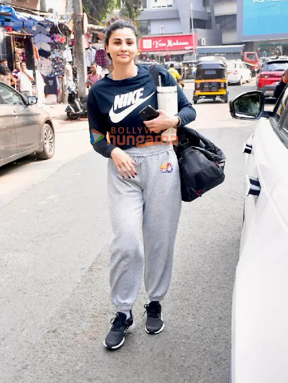 Photos: Daisy Shah spotted outside a gym in Bandra