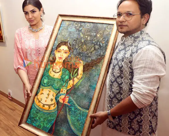 Photos: Raveena Tandon inaugurates Vishal Sablley’s ‘Nayika’ at Jehangir Art Gallery