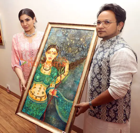 Photos: Raveena Tandon inaugurates Vishal Sablley’s ‘Nayika’ at Jehangir Art Gallery