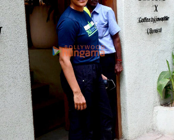 Photos: Saiyami Kher snapped outside a restaurant in Bandra