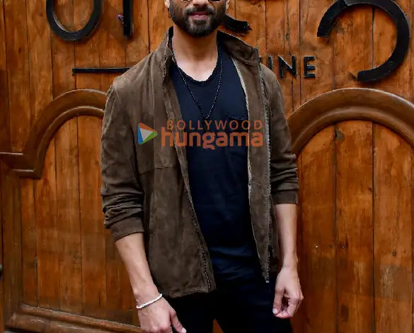 Photos: Shahid Kapoor snapped at One8 Commune in Juhu | Parties & Events