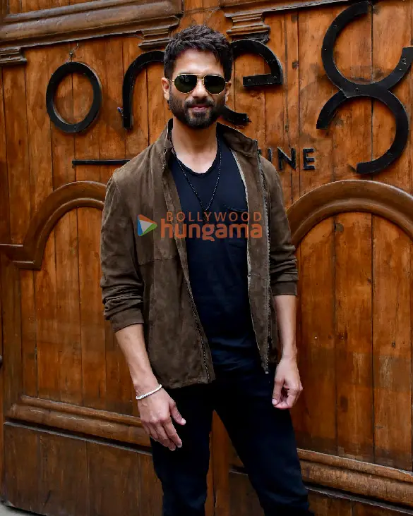 Photos: Shahid Kapoor snapped at One8 Commune in Juhu | Parties & Events