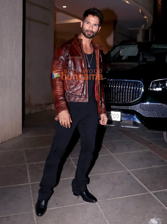 Photos: Shahid Kapoor snapped in Bandra