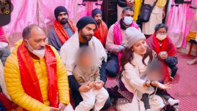 "Kuch Sawaal They Mann Mein": Anushka Sharma, Virat Kohli Visit Premanand Maharaj