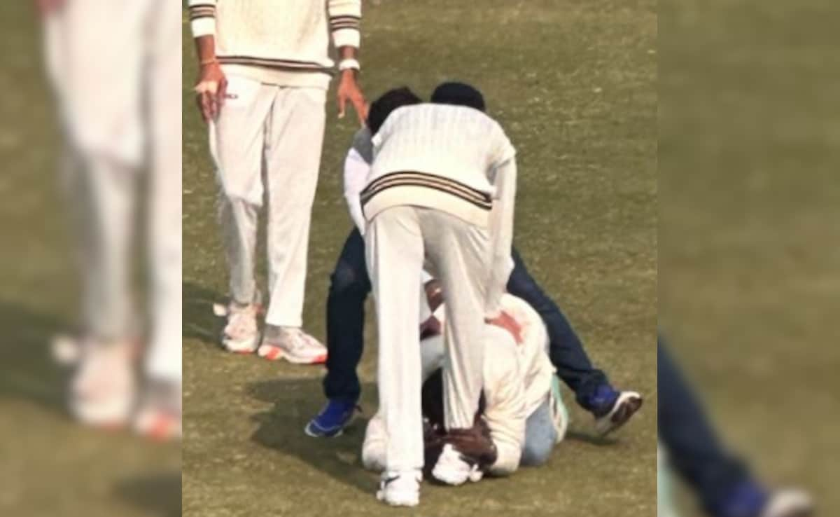 Major Security Breach during Virat Kohli's Ranji Trophy Return - Video Goes Viral