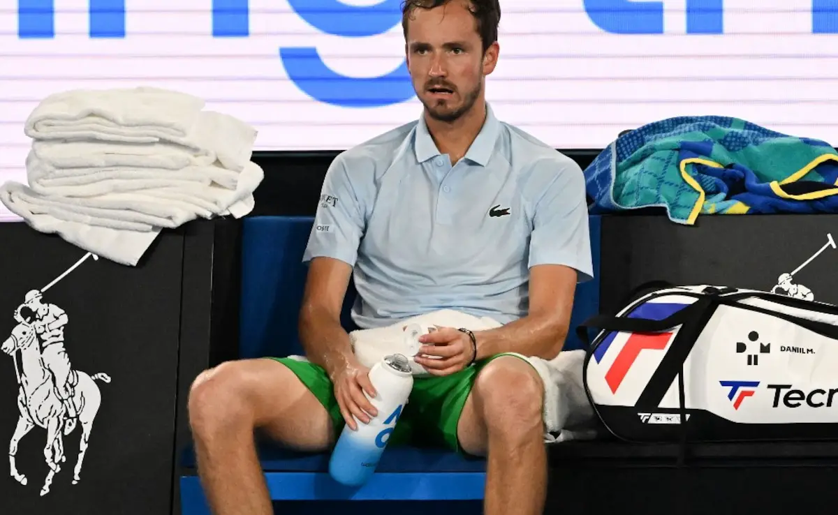 Teen Qualifier Learner Tien Stuns Daniil Medvedev As Jannik Sinner Roars Back In Australian Open