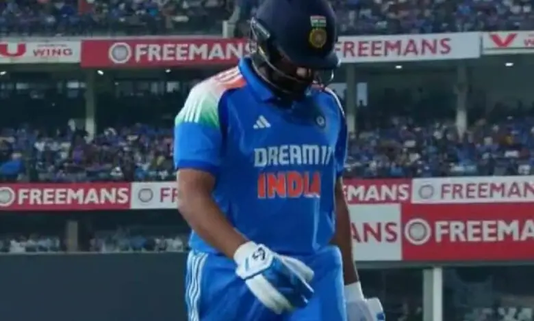 Rohit Sharma devastated after 2 off 7 balls vs england in 1st Odi. Long Walk Back Paints Sory Picture. Watch