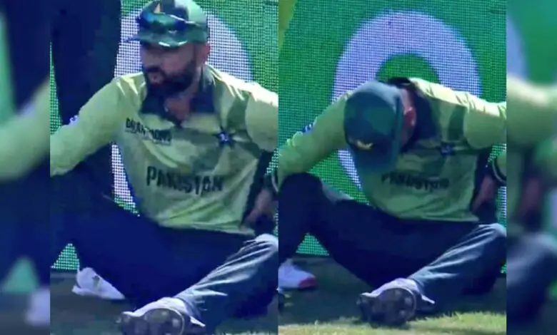 Massive Scare for Pakistan as Fakhar Zaman Suffers Serious Injury, PCB Fears "Muscular Sprain"