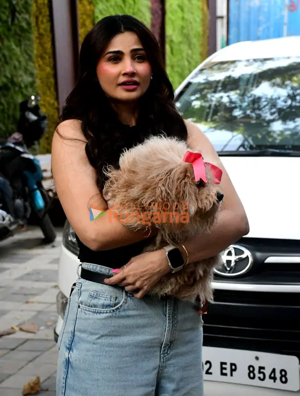 Photos: Daisy Shah snapped in Bandra