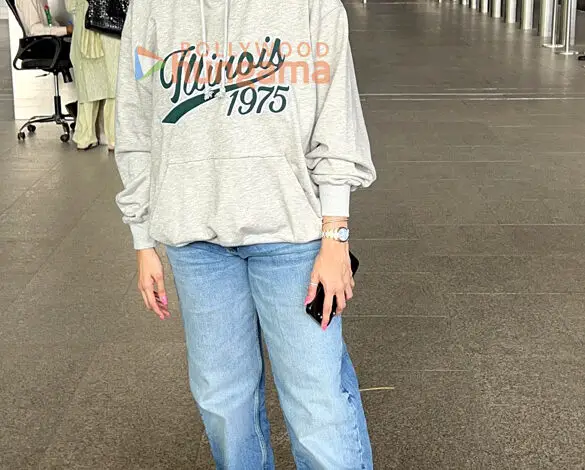 Photos: Ishaan Khatter, Daisy Shah, Hema Malini and others snapped at the airport