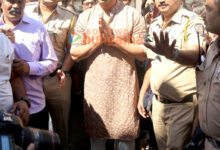 Photos: Vicky Kaushal snapped outside Babulnath Mahadev Temple