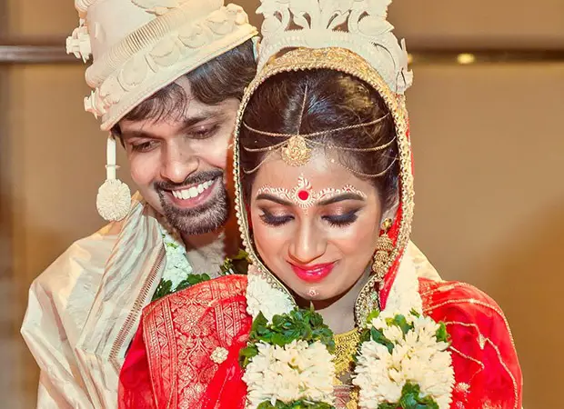 Shreya ghoshal celebrates 10th anniversary with heartfelt post and rare wedding photos; Watch 10: bollywood news