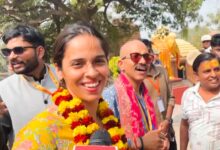 Olympic medallist shuttler Saina Nehwal Visits Maha Kumbh with Father