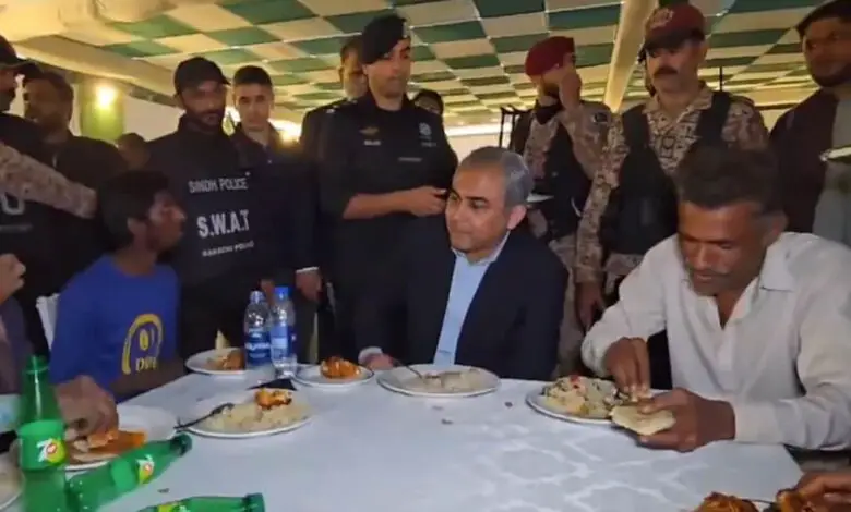 PCB Chairman Dines with 700+ Workers after Completion of Champions Trophy Stadium, Video Viral