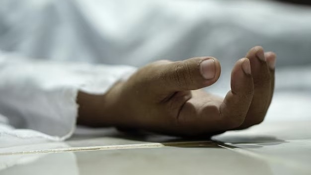 उत्तर प्रदेश के महोबा में हत्या की सनसनीखेज वारदात.
